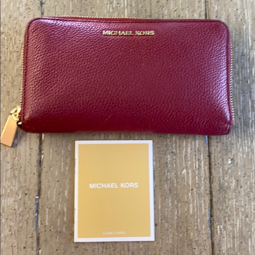 Michael Kors Mercer Leather Wallet Mulberry